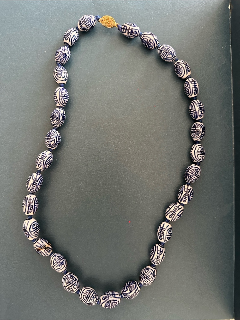 NEW listing 🌺 Vintage Porcelain Necklace with Clasp